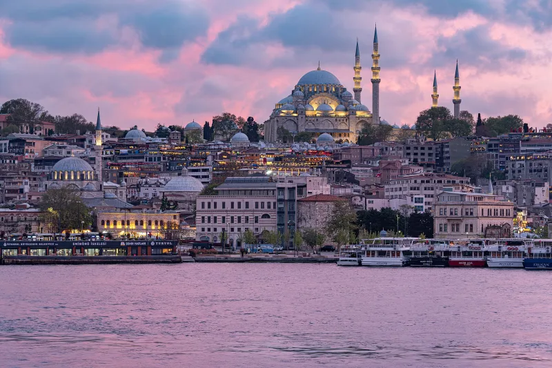 Мечеть Сулеймание (Süleymaniye) — шедевр Синана в Стамбуле