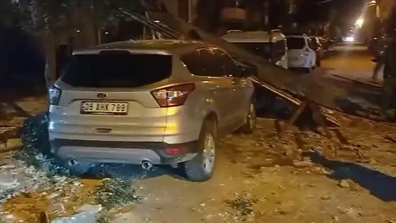 عاصفة قوية أثرت سلباً على الحياة في مانيسا