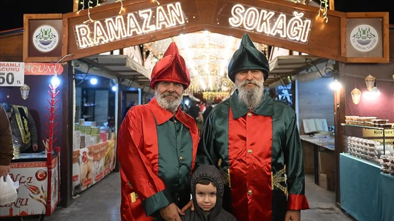 Selimiye Meydanı'nda kurulan Ramazan Sokağı açıldı