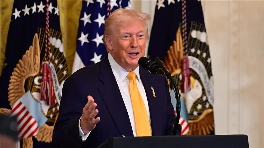 Americký prezident Trump hájí cla a čeká na rozhodnutí Nejvyššího soudu