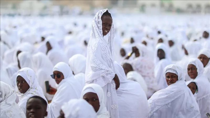 Senegalis peeti ramadani püha palvust „valges riietuses“