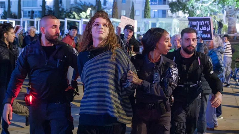 Israeli police intervened in an anti-war protest in Tel Aviv