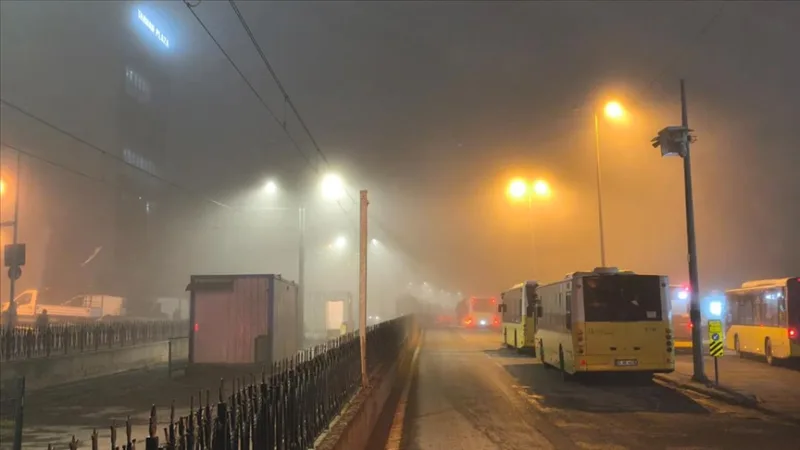 В някои райони на Истанбул се образува мъгла