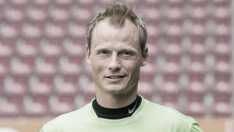 Az Arsenal egykori kapusa, Manninger életét vesztette, miután vonat ütközött az autójával