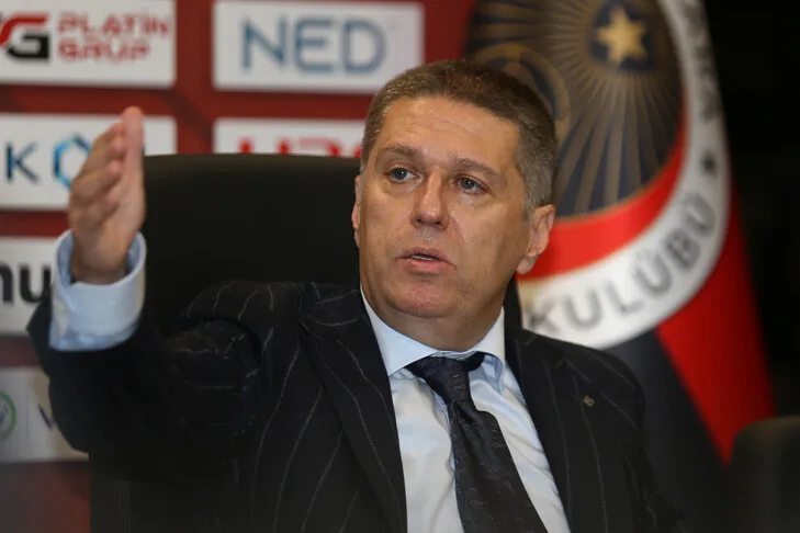 Çakmak, a Gençlerbirliği elnöke emlékeztetett arra, hogy „két hétenként ugyanaz a játékvezető”