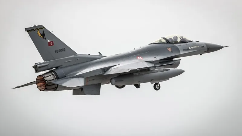 No âmbito do exercício EFES-2026, decolaram de Bandırma caças F-16