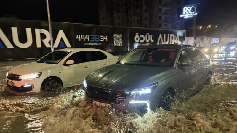 В Кайсери валя силен дъжд